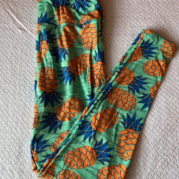 LuLaRoe Tall & Curvy Pineapple Leggings - Picture 1 of 2